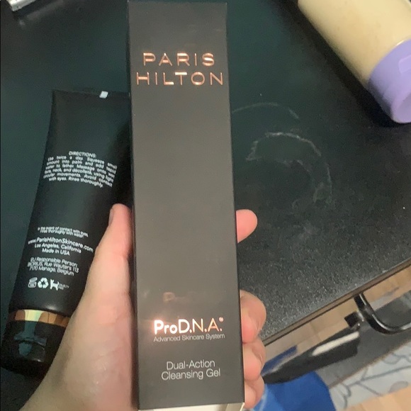 Face cleanser - Picture 4 of 5